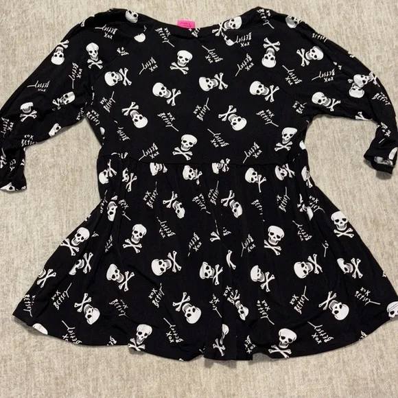 2X Skull crossbone tunic peplum Torrid Betsey Johnson collab soft flowy black - Picture 4 of 5